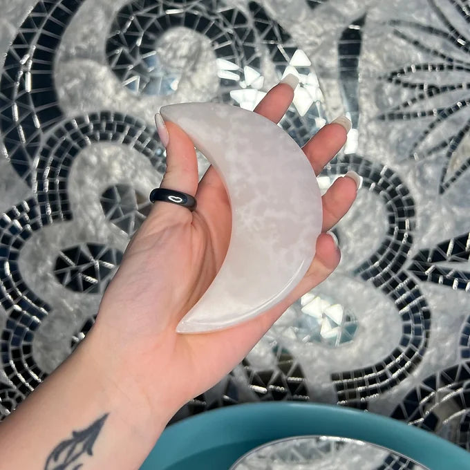 Mangano Calcite Moon Carving