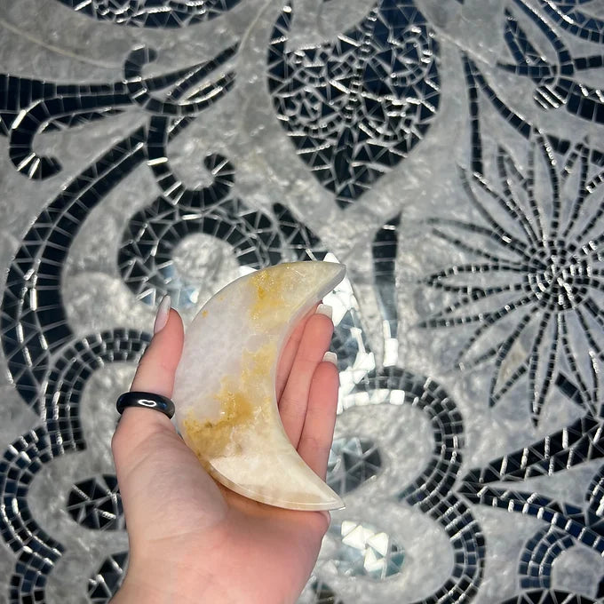 Mangano Calcite Moon Carving