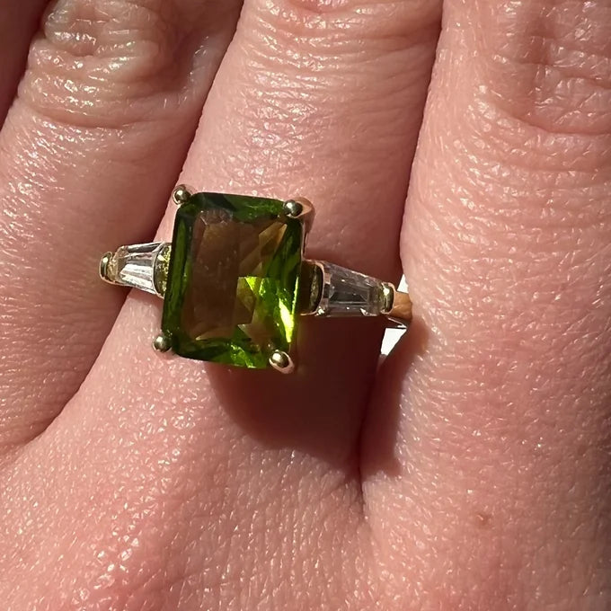 Peridot & White Topaz Ring