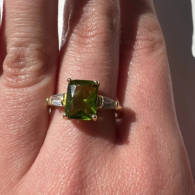 Peridot & White Topaz Ring