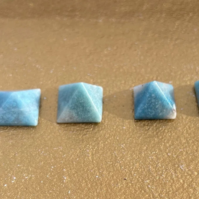 Trolleite Mini Pyramid (manifestation)